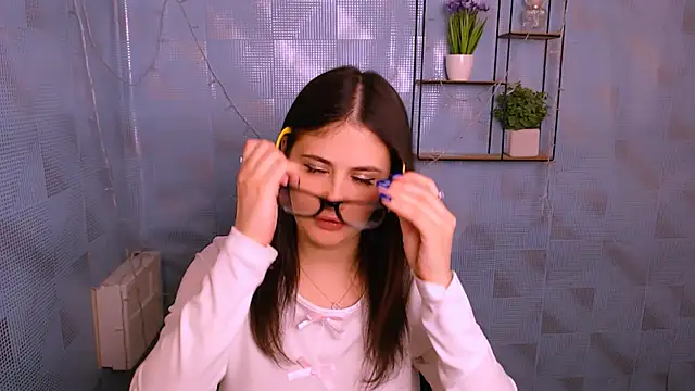 Snapshot of AliceSexyyy_ chatting on 6, 1, 2025 AliceSexyyy online show from 6, 1, 2025