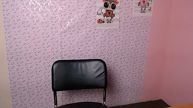 Snapshot of AliceSexyyy_ chatting on 4, 2, 2025 AliceSexyyy online show from 4, 2, 2025