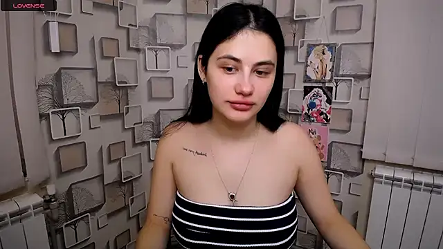 Snapshot of AliceSexyyy_ chatting on 3, 10, 2025 AliceSexyyy online show from 3, 10, 2025