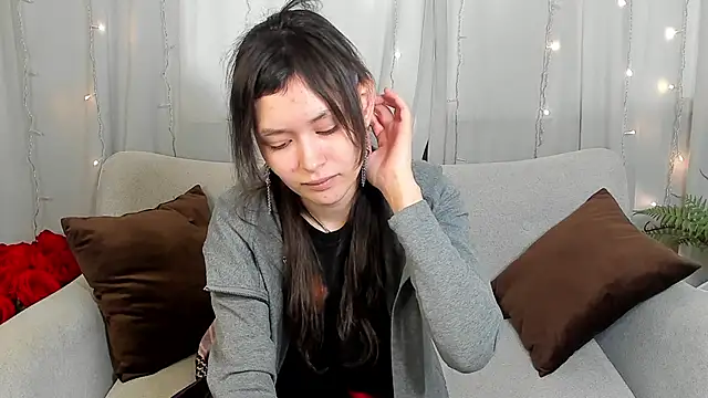 Emily Strikeee online show from 17, 3, 2025