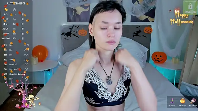 Emily Strikeee online show from 31, 10, 2025