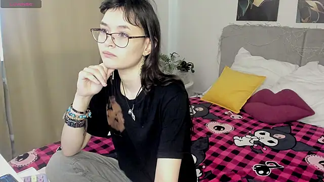 Emily Strikeee online show from 19, 3, 2026