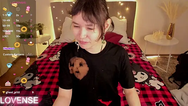 Emily Strikeee online show from 12, 4, 2026