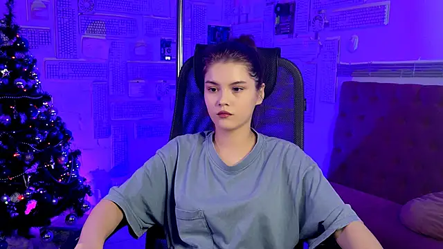 EvaThopson online show from 9, 12, 2024