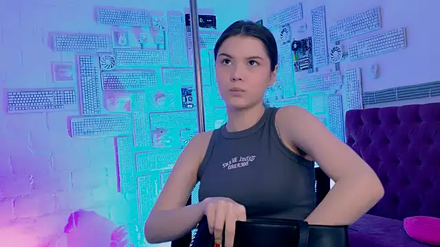 EvaThopson online show from 7, 2, 2025