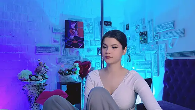 EvaThopson online show from 19, 2, 2025