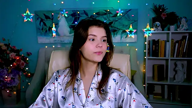 EvaThopson online show from 4, 3, 2025