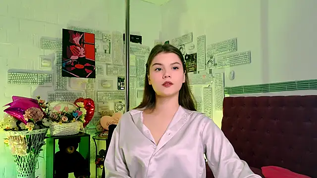 EvaThopson online show from 8, 3, 2025