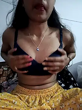 Snapshot of pikubaby chatting on 3, 2, 2025 pikubaby online show from 3, 2, 2025