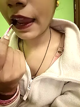 Snapshot of EACH_555 chatting on 5, 1, 2026 EACH 555 online show from 5, 1, 2026