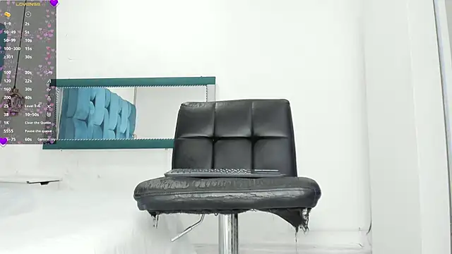 mia  fernandez online show from 3, 2, 2025