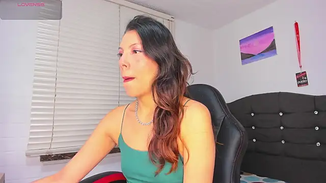 Snapshot of Selenakyle92_ chatting on 11, 9, 2025 Selenakyle92  online show from 11, 9, 2025