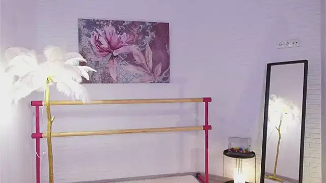 lylylovesyou online show from 1, 2, 2025