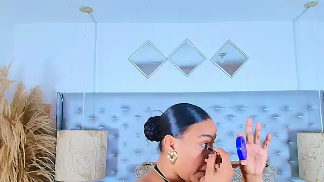 EileenBenzon online show from 24, 11, 2025