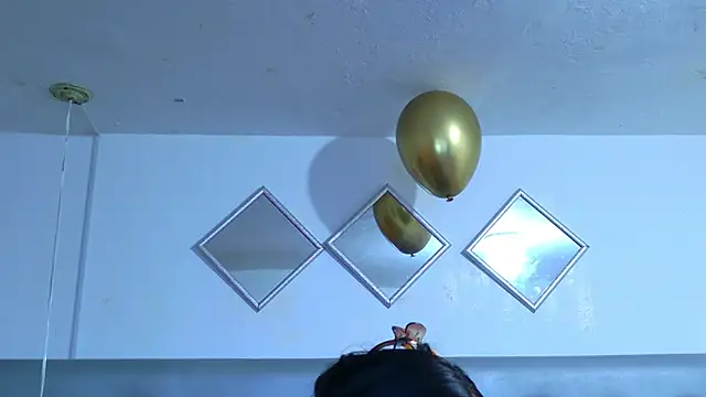 EileenBenzon online show from 11, 4, 2026