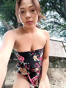 sweet outdoor charm online show from 13, 12, 2024