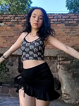 sweet outdoor charm online show from 28, 9, 2025