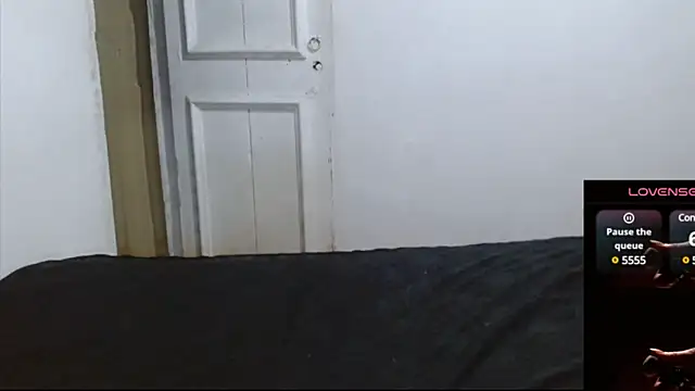 Snapshot of cherrydelioncourt chatting on 5, 1, 2025 cherrydelioncourt online show from 5, 1, 2025