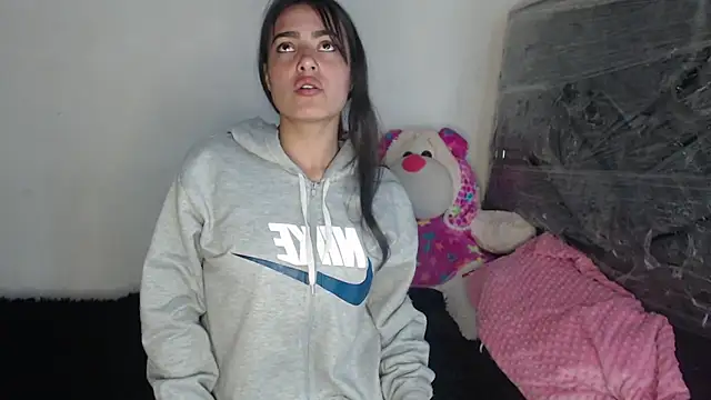 skinny sweet2411 online show from 16, 12, 2025