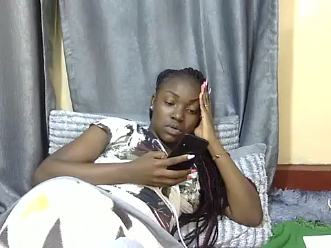 Snapshot of Chichii- chatting on 7, 1, 2025 Chichii- online show from 7, 1, 2025