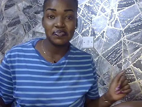 Snapshot of Chichii- chatting on 27, 9, 2025 Chichii- online show from 27, 9, 2025