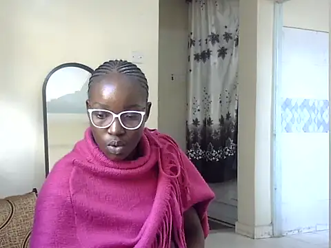 Snapshot of Chichii- chatting on 23, 12, 2025 Chichii- online show from 23, 12, 2025