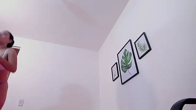 Snapshot of Rousse_blue chatting on 19, 12, 2024 Rousse blue online show from 19, 12, 2024