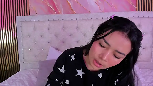 Snapshot of Rousse_blue chatting on 4, 12, 2025 Rousse blue online show from 4, 12, 2025