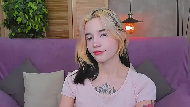 Snapshot of as1an_girlfriend chatting on 12, 1, 2025 as1an girlfriend online show from 12, 1, 2025