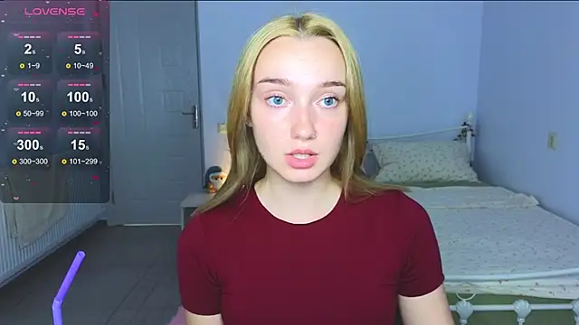 Snapshot of Wild_Sophie_ chatting on 10, 10, 2025 Wild Sophie online show from 10, 10, 2025