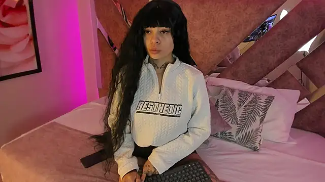 Snapshot of KatherineGomez chatting on 15, 2, 2025 KatherineGomez online show from 15, 2, 2025