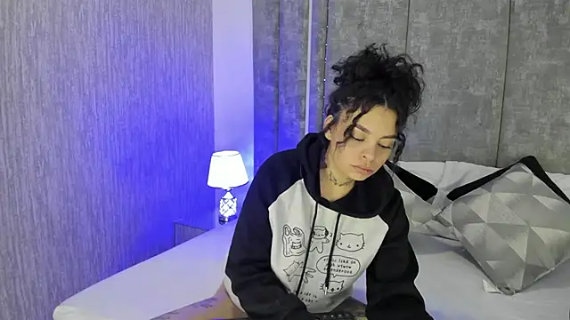 Snapshot of KatherineGomez chatting on 11, 10, 2025 KatherineGomez online show from 11, 10, 2025