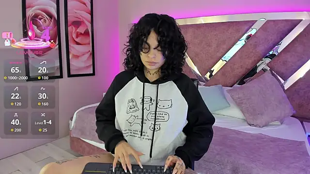 Snapshot of KatherineGomez chatting on 15, 11, 2025 KatherineGomez online show from 15, 11, 2025