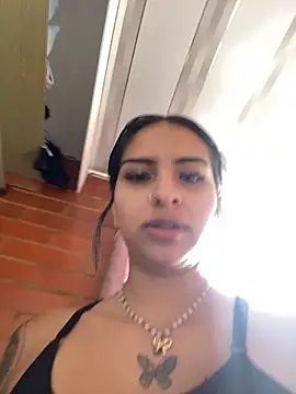 Hilary pinkk online show from 5, 11, 2025