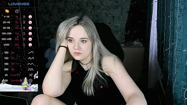 Snapshot of Your_small_bunny chatting on 9, 1, 2025 Your small bunny online show from 9, 1, 2025