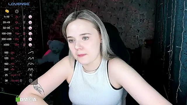 Snapshot of Your_small_bunny chatting on 2, 2, 2025 Your small bunny online show from 2, 2, 2025