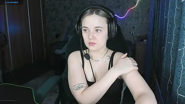 Snapshot of Your_small_bunny chatting on 6, 2, 2025 Your small bunny online show from 6, 2, 2025