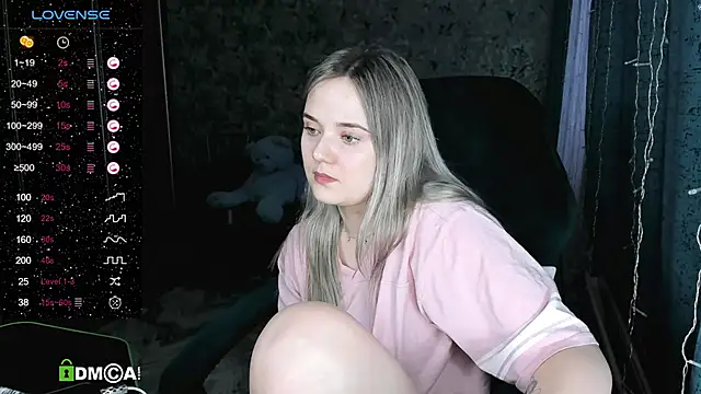 Snapshot of Your_small_bunny chatting on 10, 2, 2025 Your small bunny online show from 10, 2, 2025