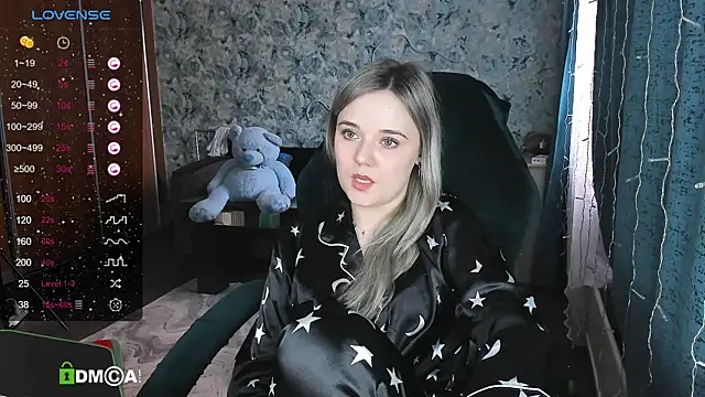 Snapshot of Your_small_bunny chatting on 19, 2, 2025 Your small bunny online show from 19, 2, 2025