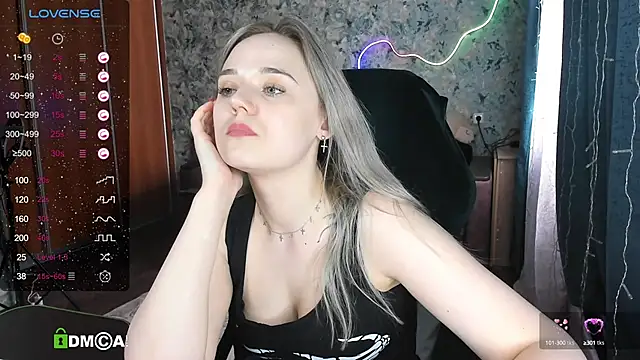 Snapshot of Your_small_bunny chatting on 28, 2, 2025 Your small bunny online show from 28, 2, 2025