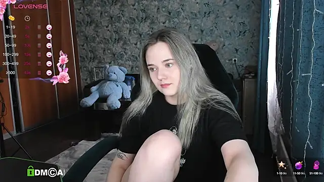 Snapshot of Your_small_bunny chatting on 11, 3, 2025 Your small bunny online show from 11, 3, 2025