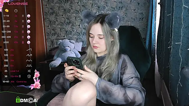 Snapshot of Your_small_bunny chatting on 13, 3, 2025 Your small bunny online show from 13, 3, 2025