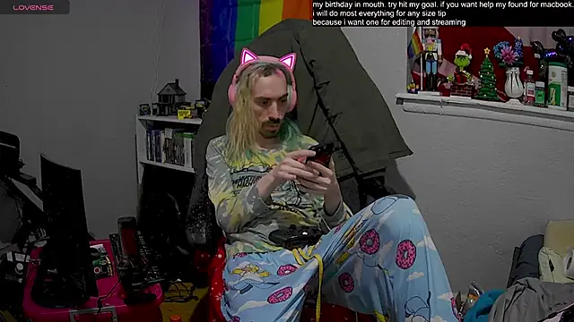 Snapshot of tallnerdyguy chatting on 4, 2, 2025 tallnerdyguy online show from 4, 2, 2025