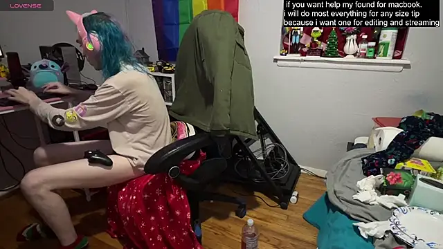 Snapshot of tallnerdyguy chatting on 10, 3, 2025 tallnerdyguy online show from 10, 3, 2025