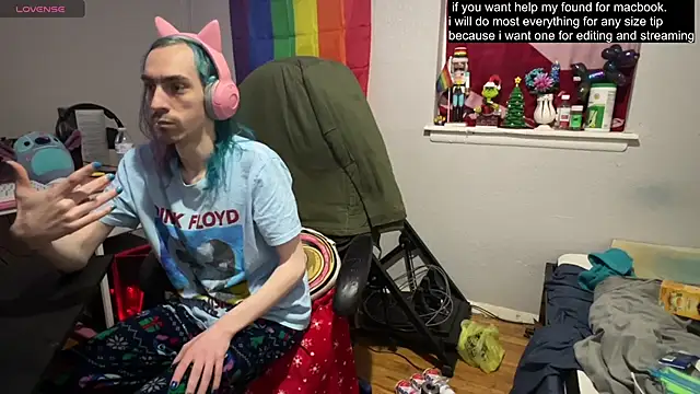 Snapshot of tallnerdyguy chatting on 15, 3, 2025 tallnerdyguy online show from 15, 3, 2025