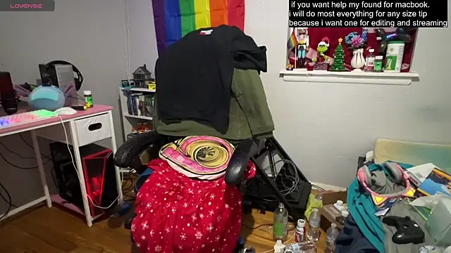 Snapshot of tallnerdyguy chatting on 23, 3, 2025 tallnerdyguy online show from 23, 3, 2025