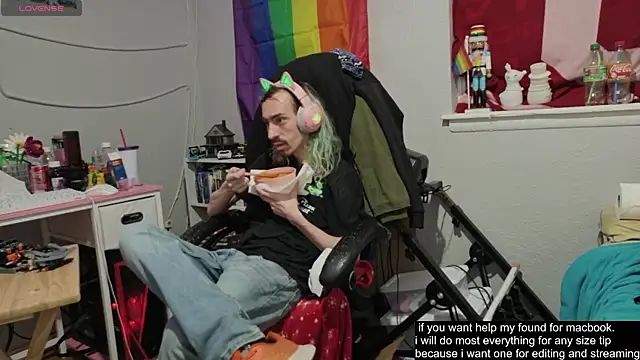 Snapshot of tallnerdyguy chatting on 14, 9, 2025 tallnerdyguy online show from 14, 9, 2025