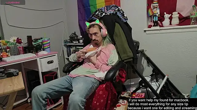 Snapshot of tallnerdyguy chatting on 19, 9, 2025 tallnerdyguy online show from 19, 9, 2025