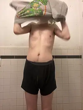 Snapshot of tallnerdyguy chatting on 4, 11, 2025 tallnerdyguy online show from 4, 11, 2025