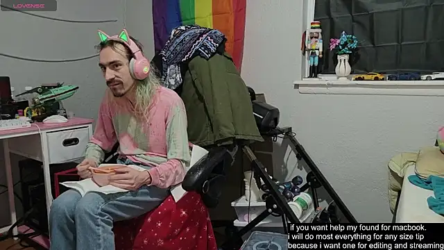 Snapshot of tallnerdyguy chatting on 7, 11, 2025 tallnerdyguy online show from 7, 11, 2025